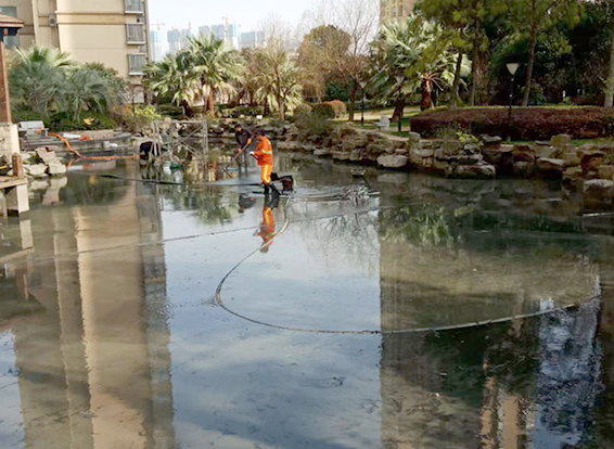 玉溪景观池淤泥清理